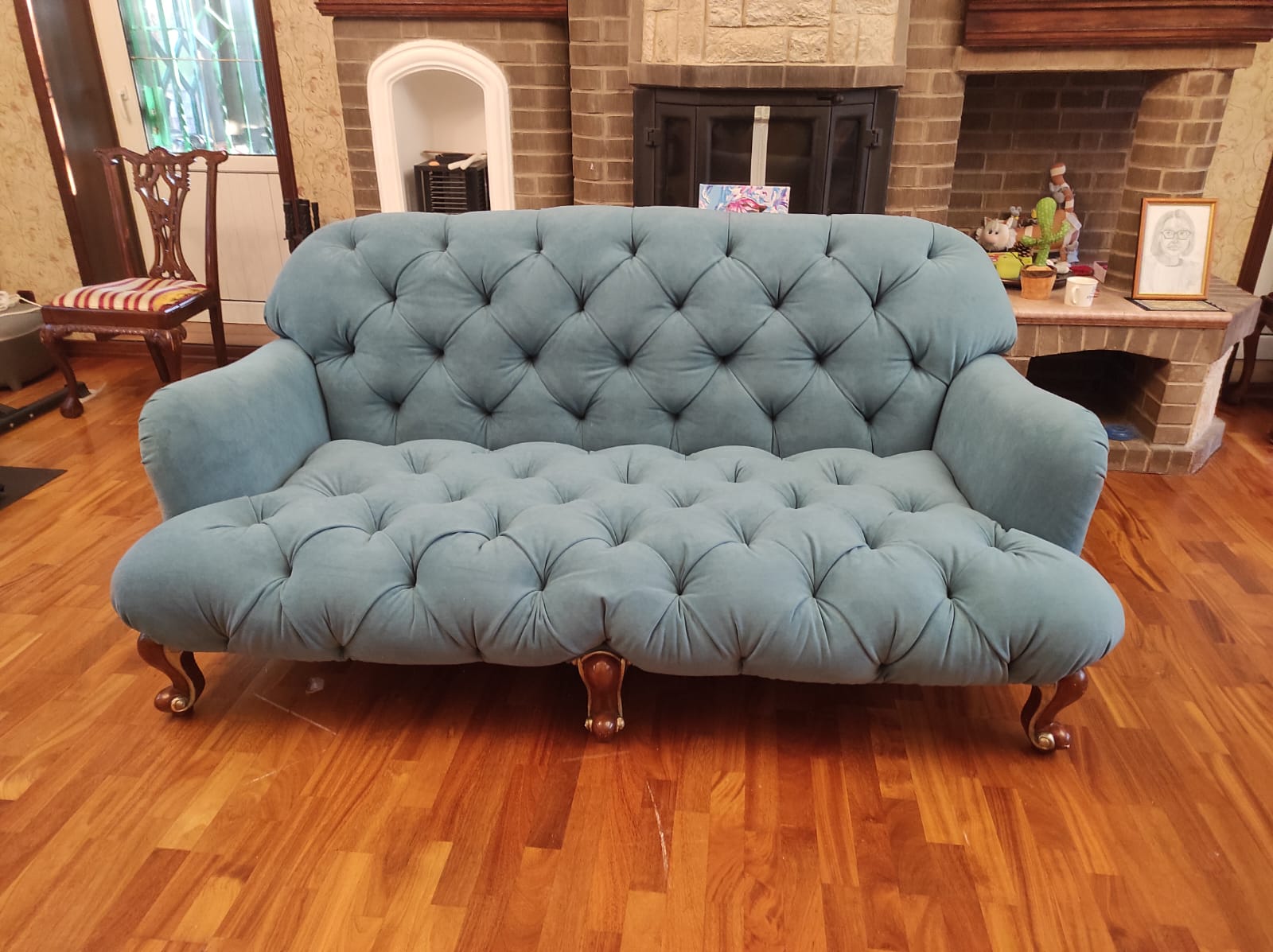 Обивка дивана. Сенгилей